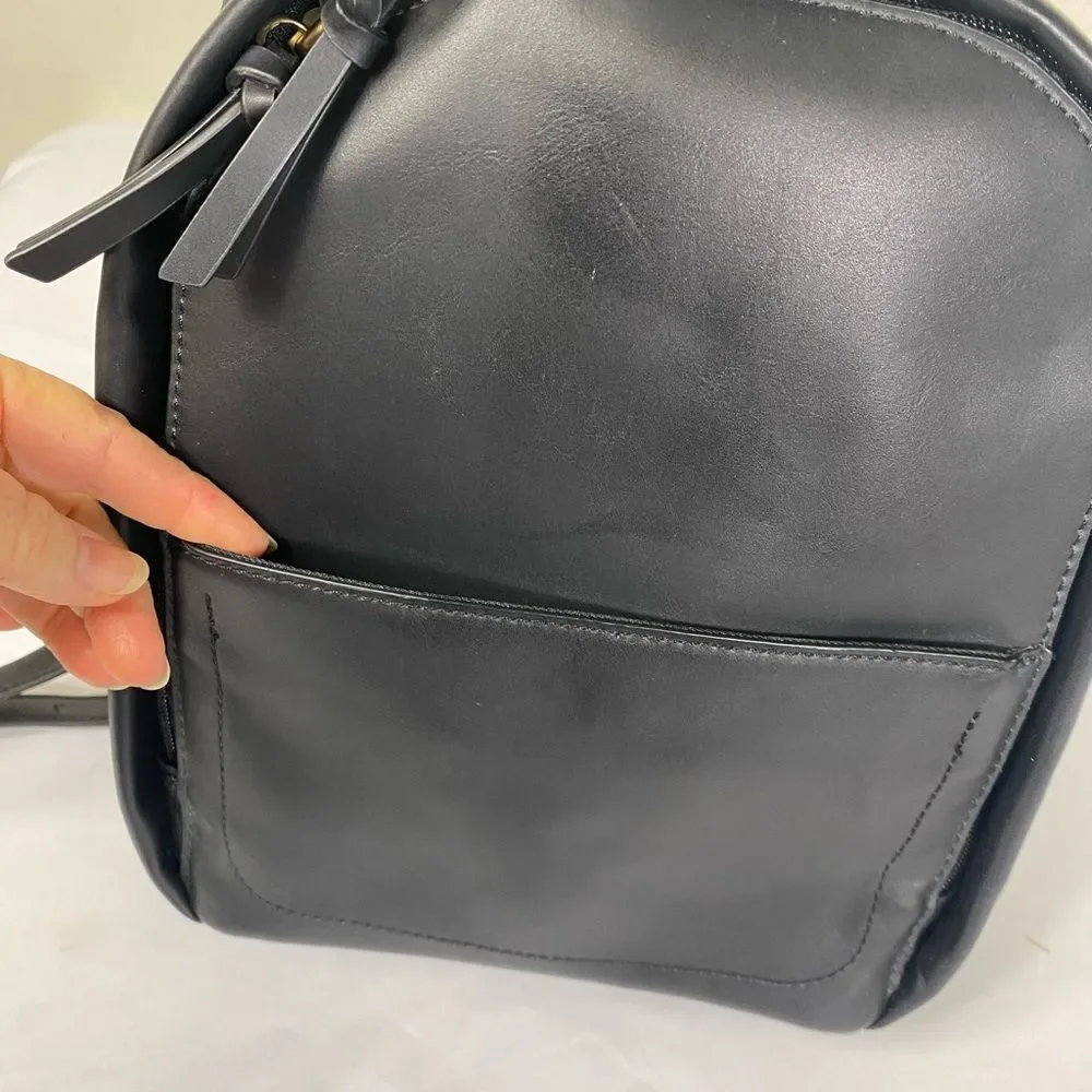 GAP sleek black